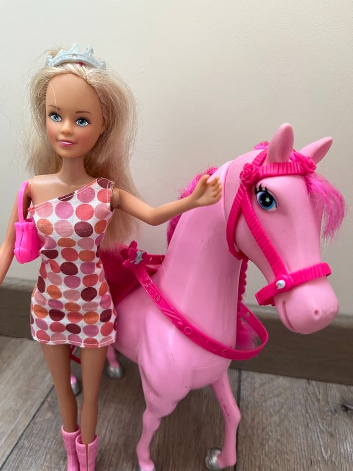 Poupée type barbie et son cheval - photo numéro 2