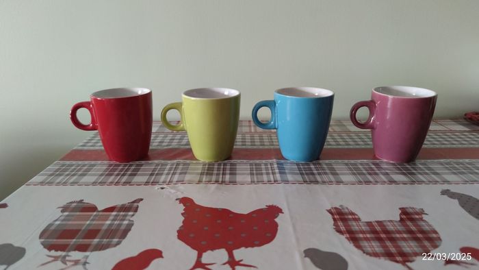 4 tasses colorées - photo numéro 5