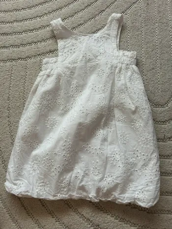 Robe broderie blanche