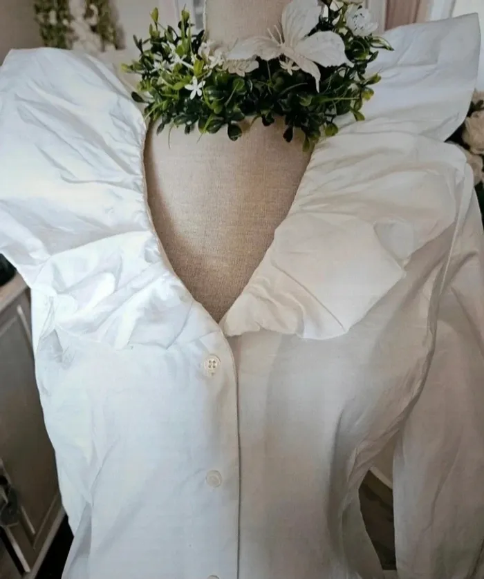 Chemise blanche col corolle Xanaka Taille 40/42 Neuf
