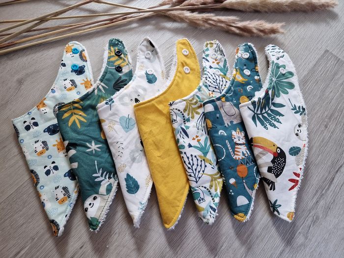 Lot 7 Bavoirs Bandana - photo numéro 2