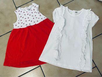 Lot de 2 robes 18 mois.
