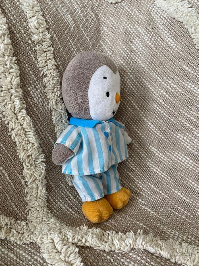 Peluche doudou 20cm tchoupi pingouin pyjama bleu et blanc rayé très bon état - photo numéro 2