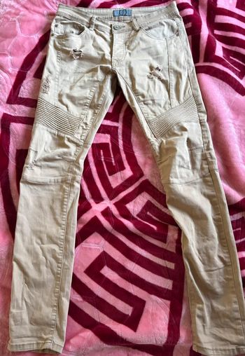 Jeans marron à trou