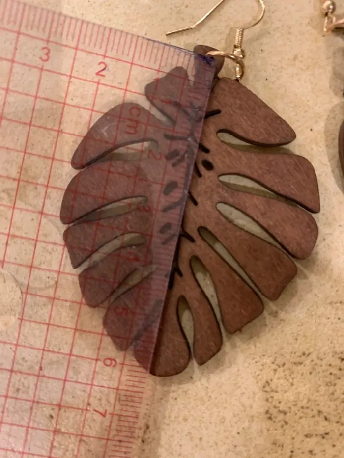 Boucles d’oreilles neuves monstera marron en bois - photo numéro 3