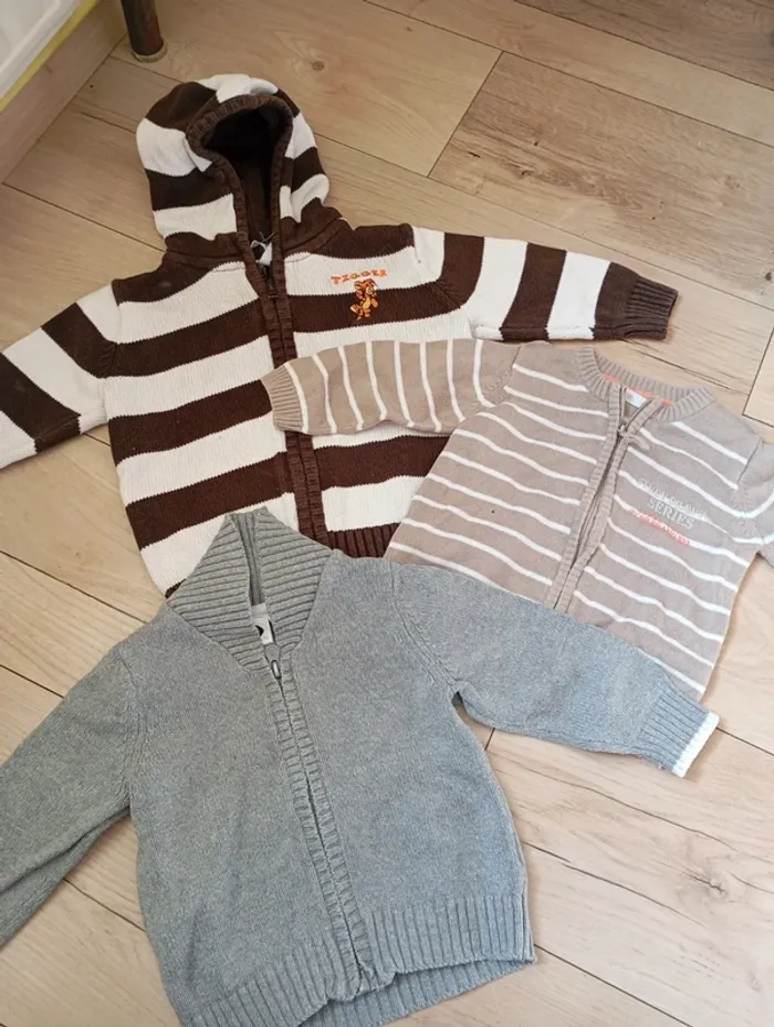 Lot vestes taille 12 mois - photo numéro 4