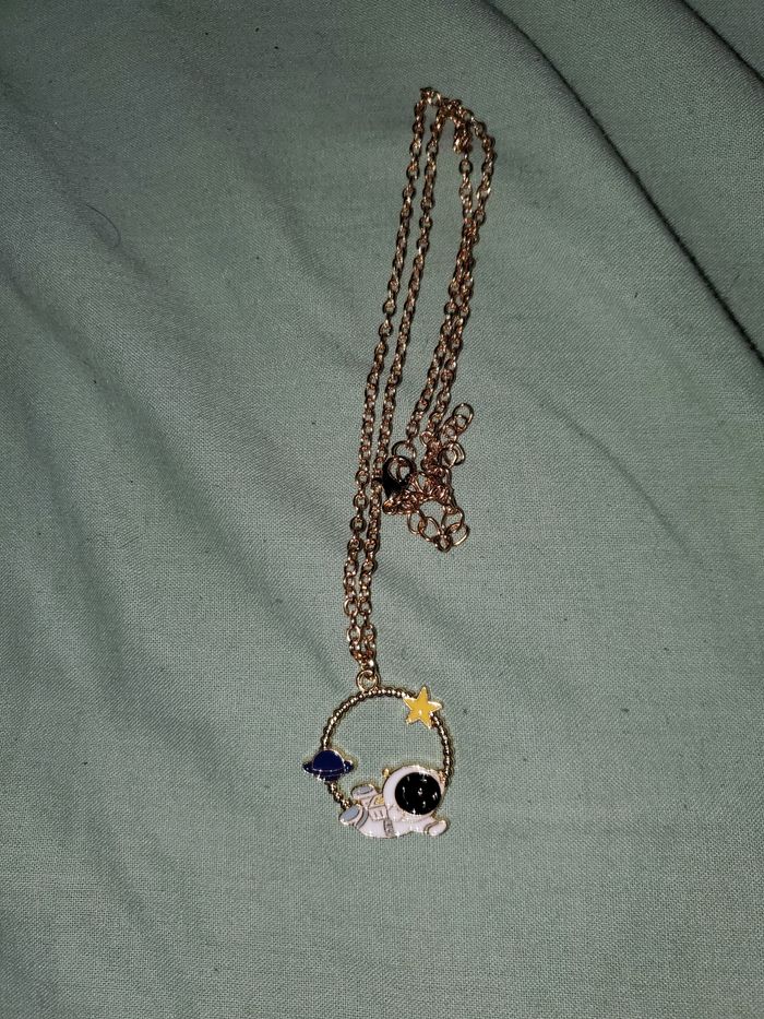 Collier astronaute