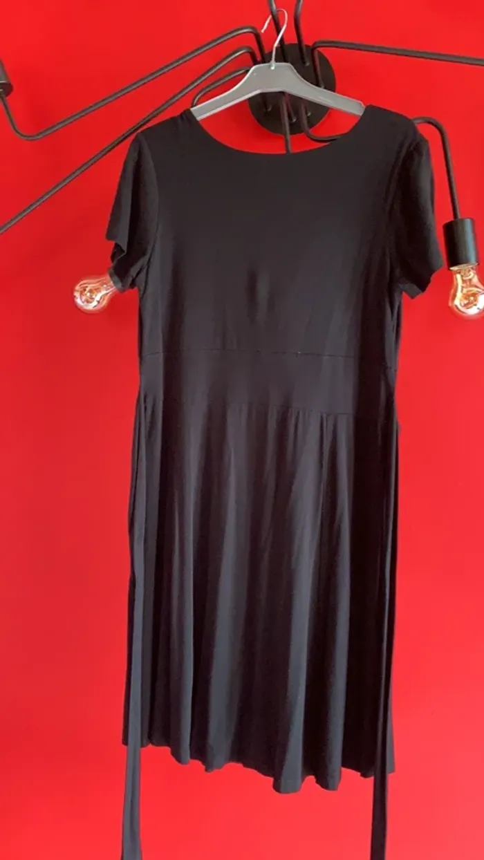 Robe noire - photo numéro 6