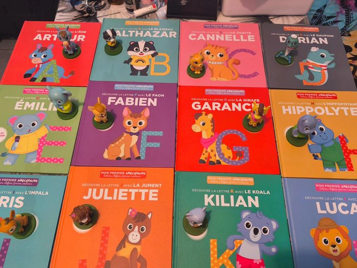 Lot mon premier abécédaire A à T avec figurines - photo numéro 3