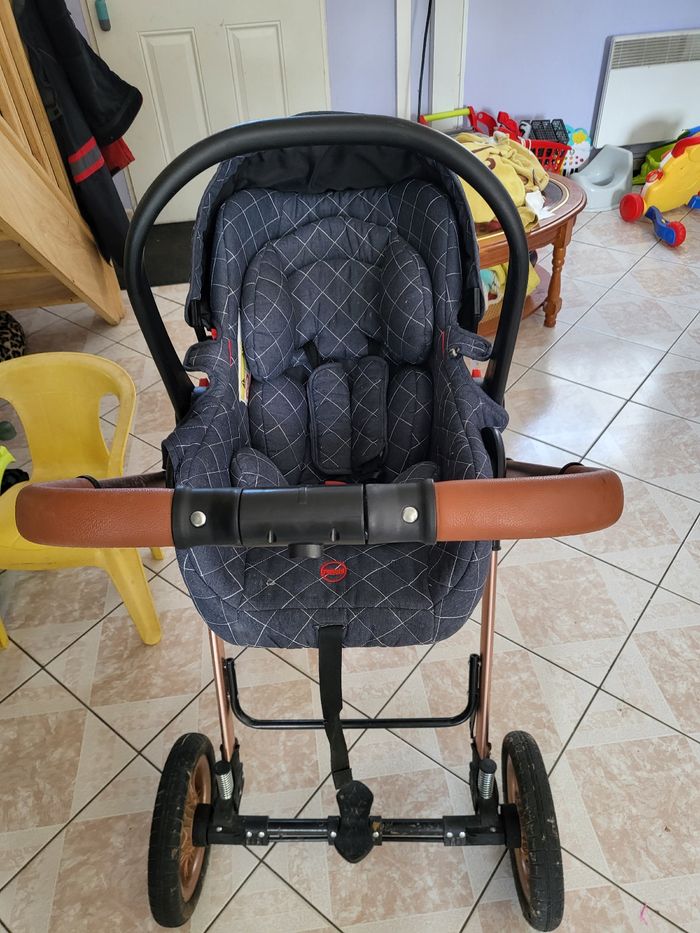 Vends poussette trio 50€ - photo numéro 2