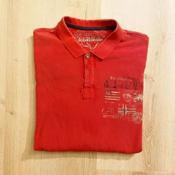 Napapijri Outdoor Clothing Polo Col V Rouge Homme Exclusive Collection Y2K (Taille M)