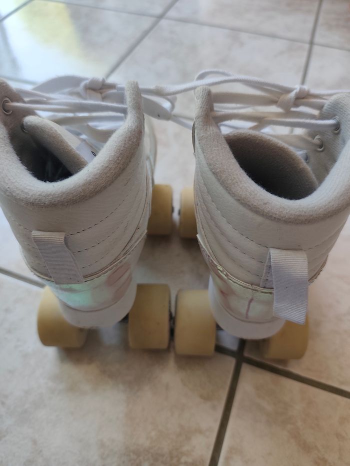 Patins à roulettes pointure 33 - photo numéro 2