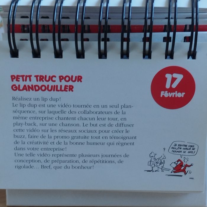 Calendrier à poser 365 astuces pour glander au boulot - photo numéro 5