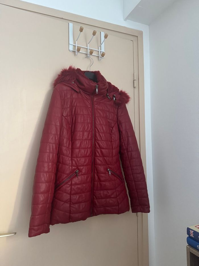 Doudoune/ Manteau matelassé fausse fourrure Bréal Rouge 38/M