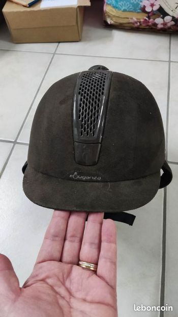 Bombe d équitation fouganza C700 velours marron taille 56