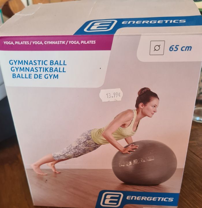 Lot accessoires grossesse : ceintures voiture, ballon de grossesse, ceintures postpartum