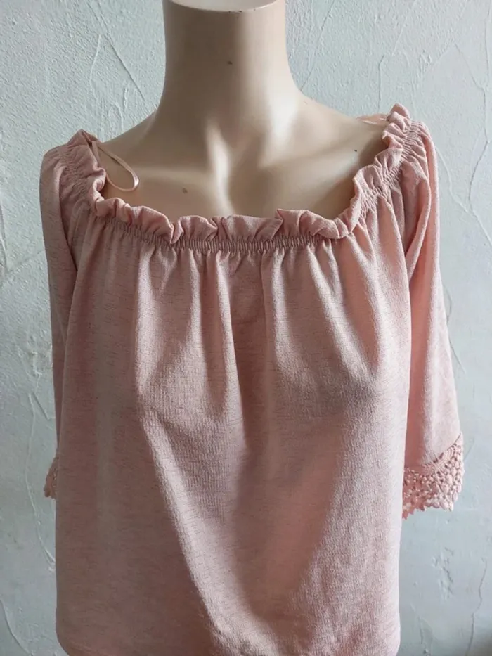 Jolie blouse rose à manches dentelle Taille S - photo numéro 2