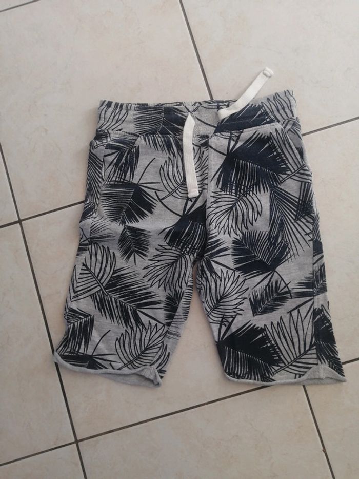 Lot shorts et t shirts - photo numéro 5