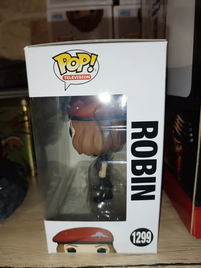 Figurine pop stranger thing robin - photo numéro 2