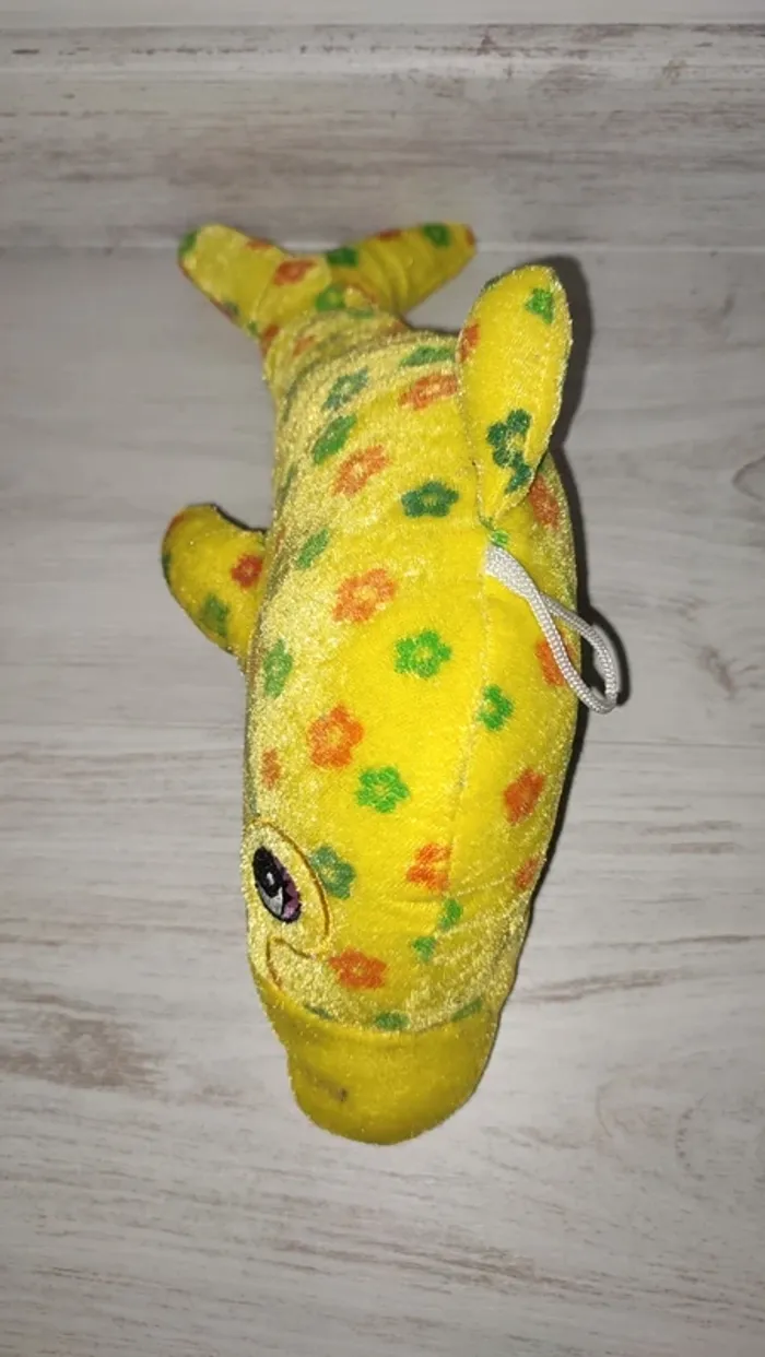 Peluche dauphin jaune - photo numéro 2