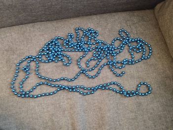 Guirlande de perles bleue