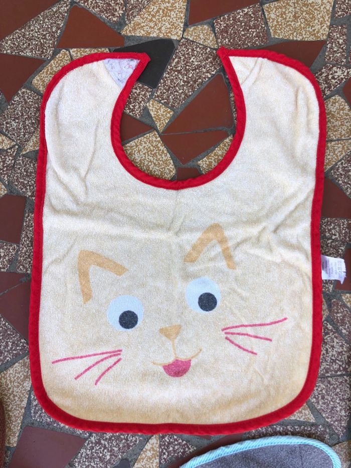 Lot de bavoirs - photo numéro 2