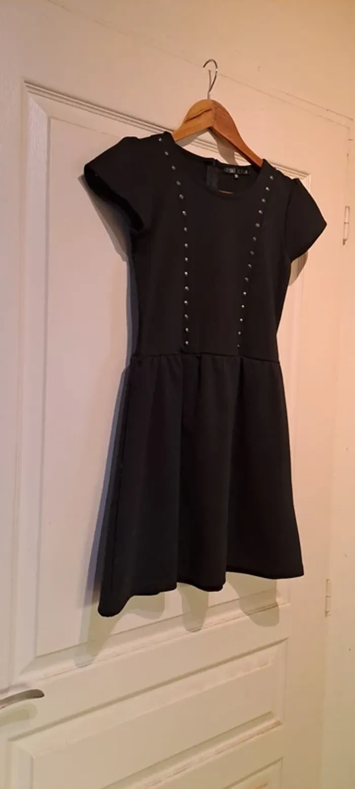 Robe hiver noire manches courtes - Marque Caprice de fille - Taille 10 ans - Très bon état. - photo numéro 3