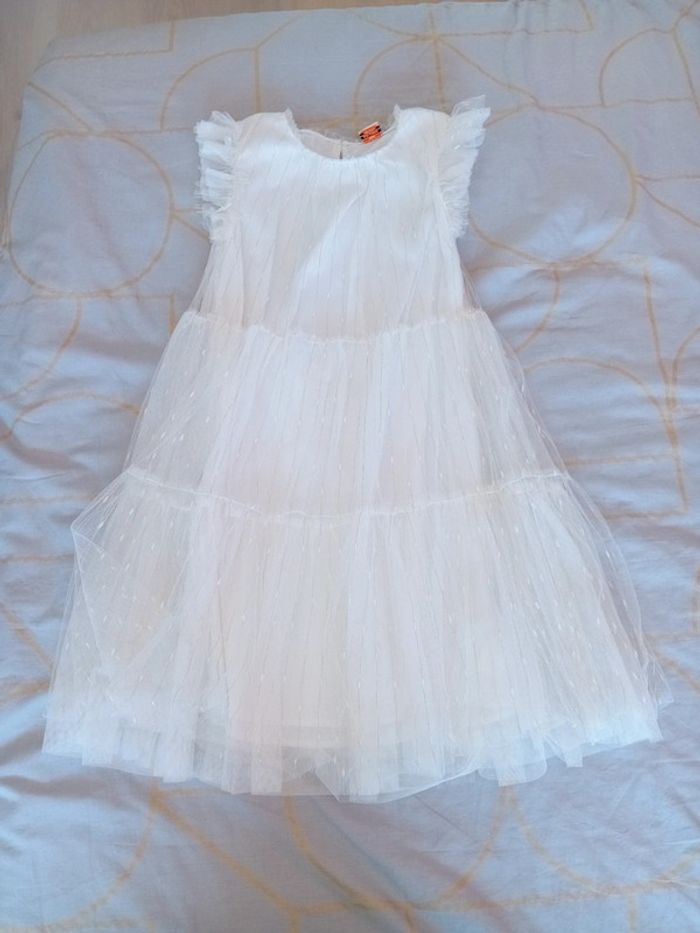 Robe blanche et doré taille 14 ans
