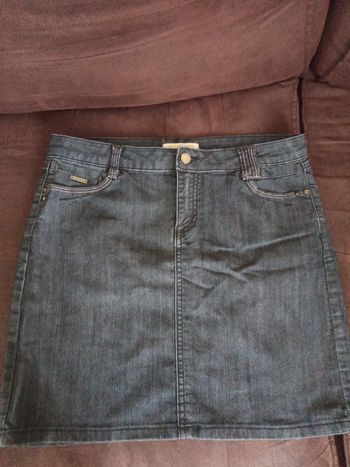 Jolie petite Jupe courte, en Jeans, Bleu Foncé Taille 40 "Cache Cache"