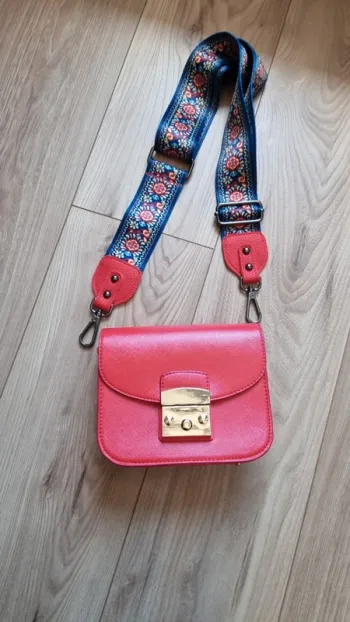 Mini sac rouge - sangle ethnique