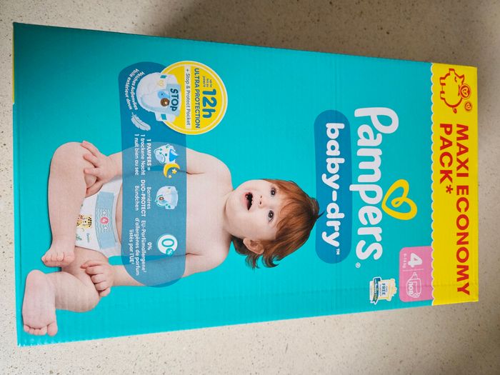 Carton couches taille 4 Pampers - photo numéro 2