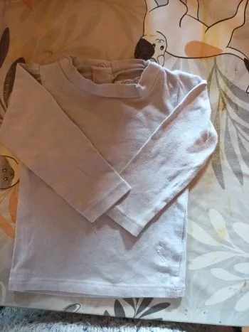 Tee-shirt manches longues taille 3 6 mois
