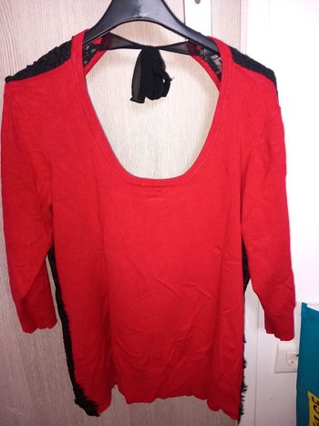 Magnifique pull rouge Breal avec détails dentelle