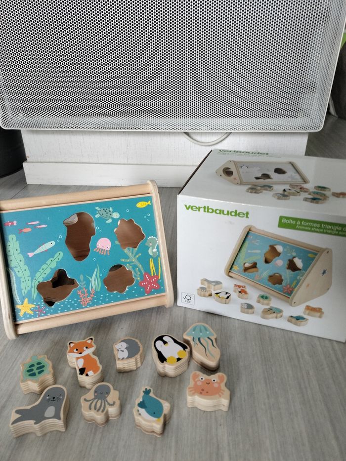 Boîte à formes triangle des animaux