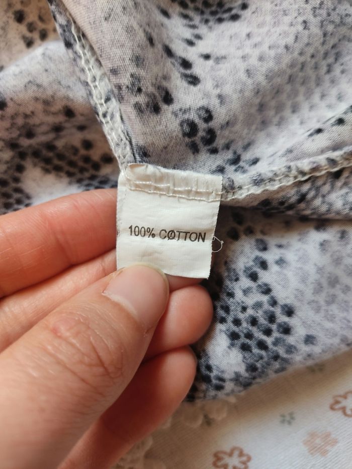 Blouse motif python et broderie - Taille 44 - Très bon état - photo numéro 6