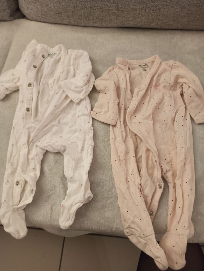 Vêtements fille 1 mois. - photo numéro 4