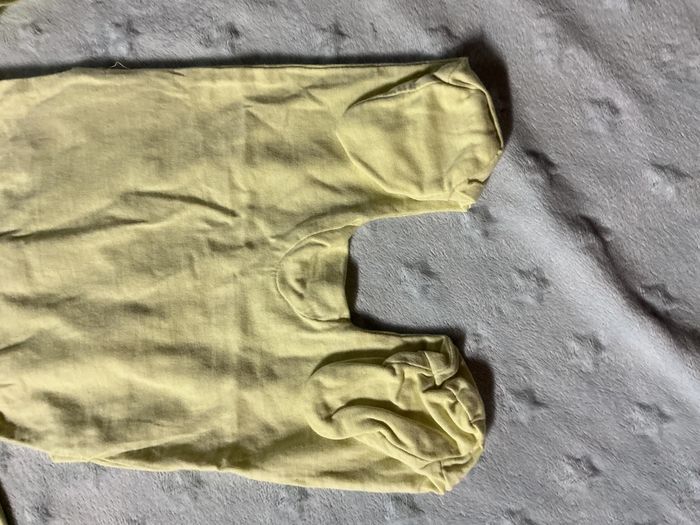 pyjama grenouillère en coton jaune clair 1 mois kiabi inscription devant - photo numéro 4