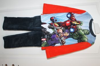 pyjama polaire avengers noir et rouge 4 ans