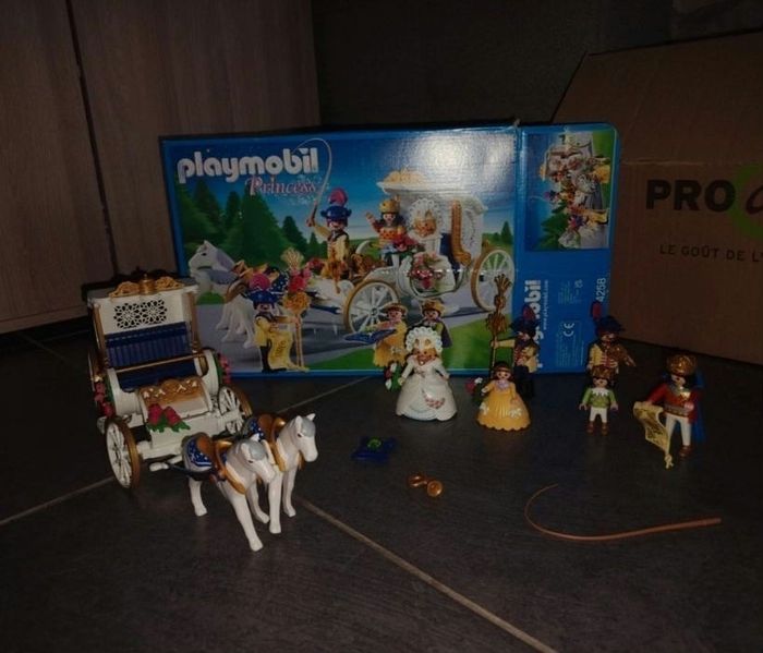Boite de Playmobil 4258 complet calèche de mariage 💒 royale. - photo numéro 1