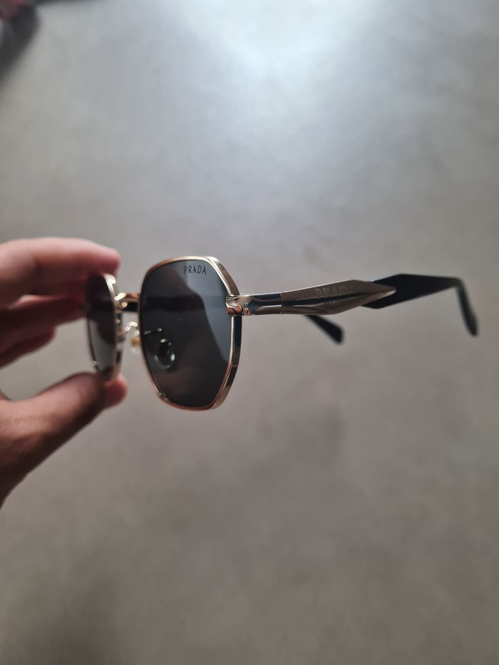 Lunette de soleil prada - photo numéro 2