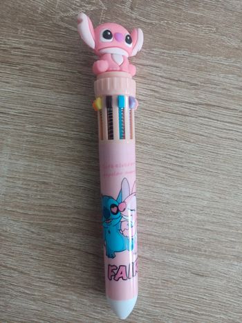 Dix couleurs stylo stitch