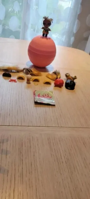 Boule surprise jouet LOL