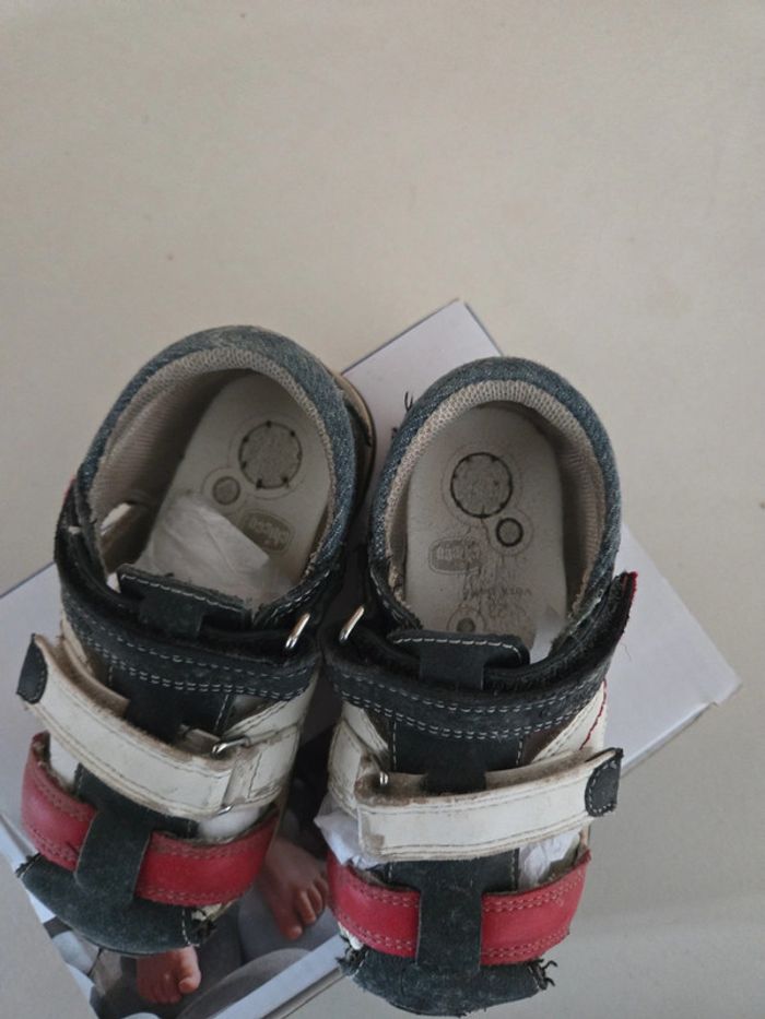 Sandales a scratch chicco T 23 - photo numéro 2