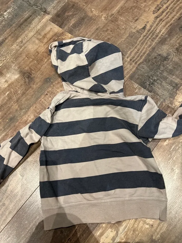 Lot gilets gris et rayé - photo numéro 7