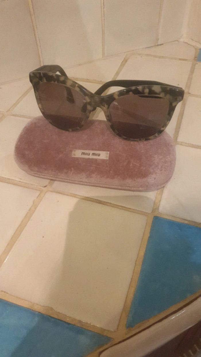 Miu Miu monture lunettes solaires