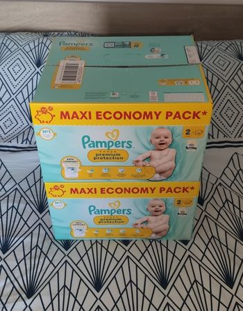  2 paquets Pampers Premium protection Taille 2