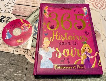 Livre rose 365 histoires pour le soir « Hachette-Disney » ou