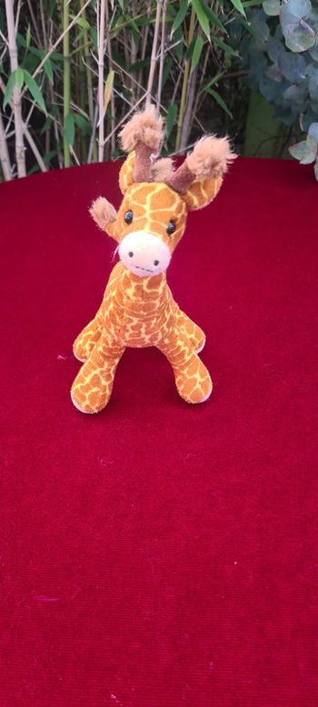 doudou girafe articulée "Glocattoll Slcurl"