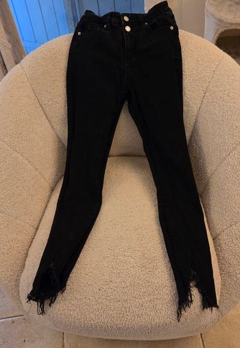 Jean noir skinny Camaïeu – bas effiloché tendance – taille 32/34 – excellent état