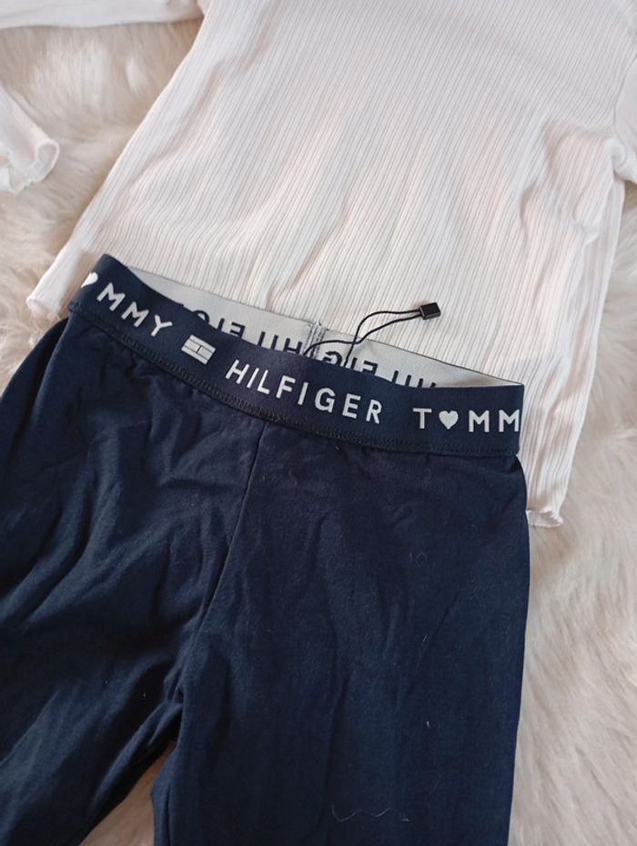 Ensemble fille 6/7 ans legging tommy Hilfiger+ sous pull primark - photo numéro 3